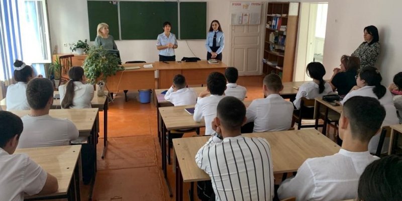 Сотрудники УКОН и ПДН МВД по РСО-Алания провели со студентами и школьниками лекции о вреде наркотиков
